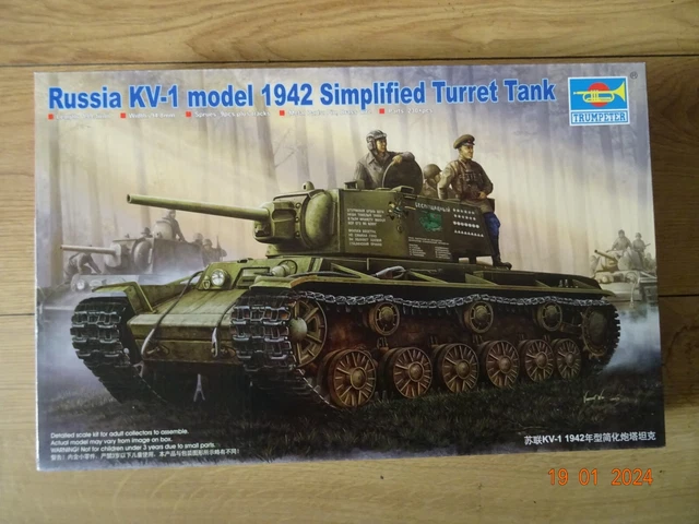 TRUMPETER 1/35 SCALE Russian WW II. Kv-1, 1942 Tank -Simple Turret NEW ...