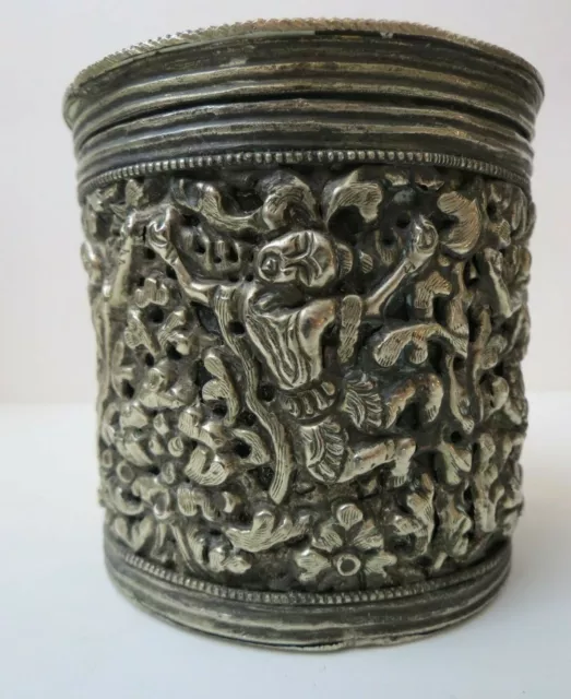 RARE Old Burmese Sterling Silver Betel Nut Box Ornate Figural Repousse Agate Top 3