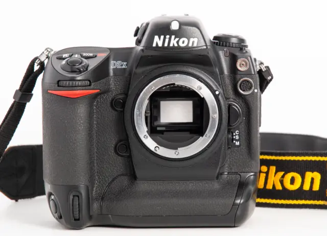 Corpo Nikon D2X *Eccellente fotocamera reflex digitale con otturatore basso 12,2 megapixel 2
