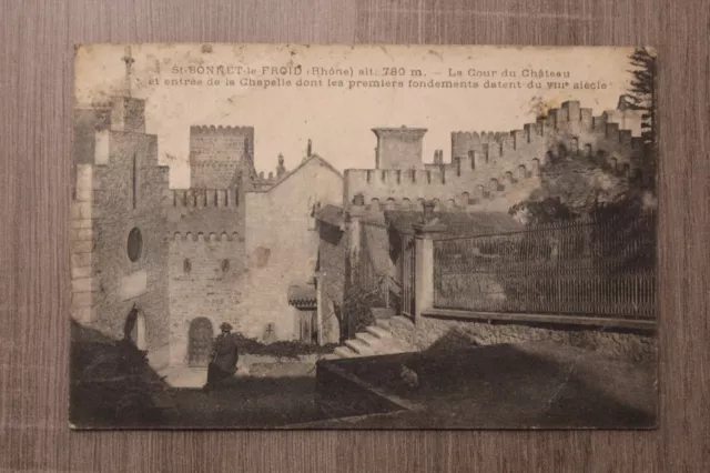 Carte postale ancienne CPA ST-BONNET-LE-FROID - La Cour du Château