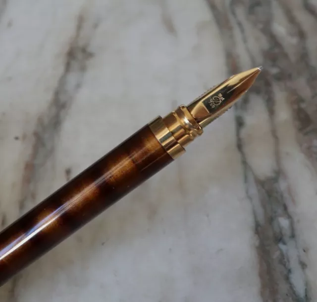 Gorgeous S.t. Dupont Gatsby Brown Chinese Lacquer Rings Pattern Fountain Pen