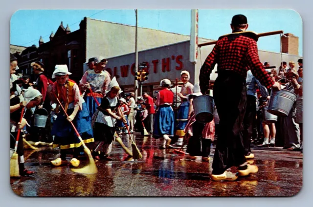 Postcard Vtg Michigan Holland Tulip Time Dutch Costumes Scrubbing Streets