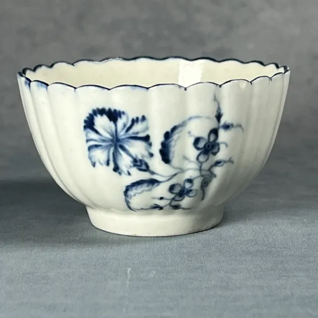 c1770 First Period Worcester Porcelain 'Gillyflower' Pattern Ribbed Tea Bowl