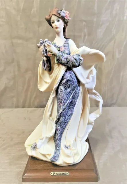 PERGIANNI CEDRASCHI Capodimonte Lady Figurine Grape Flowre 1985 FLORENCE Italy