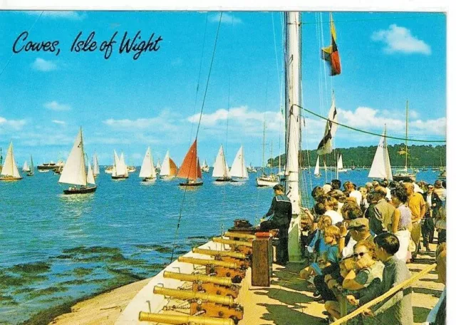 Cowes Iow - Cannon At Royal Yacht Squadron Colour  Postcard