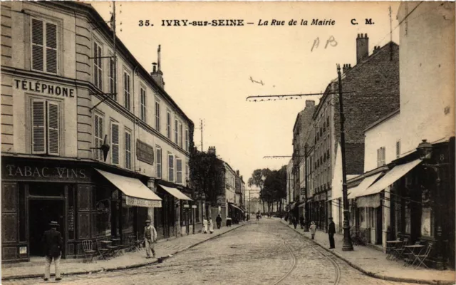 CPA IVRY-sur-SEINE - La Rue de la Mairie (659469)