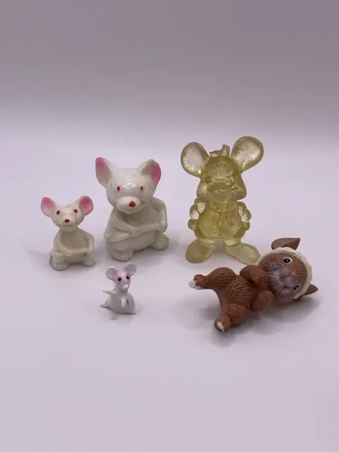 Vintage Miniature Random Mice Tiny Figurines Lot of 5 Trinkets ***