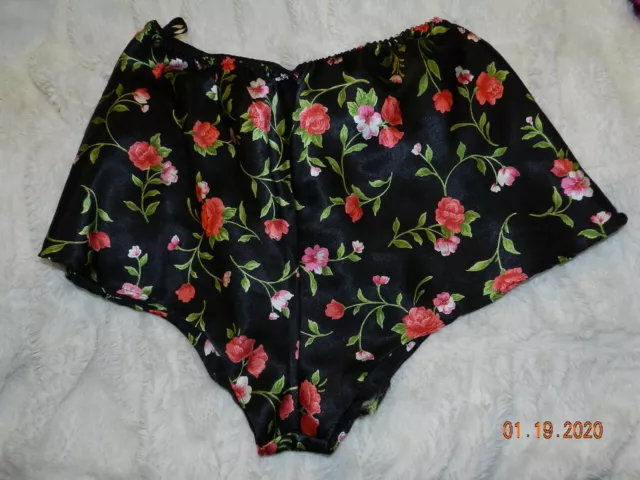 VTG floral Hi-cut Shine Liquid Satin Tap Panties Sz. S kathy Ireland black red