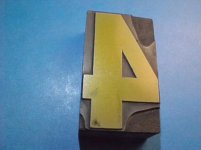 GRAND NUMÉRO QUATRE #4 NO. 4 imprimantes à lettres numéro quatre - 1 1/2" x 2 5/8" coupées 2