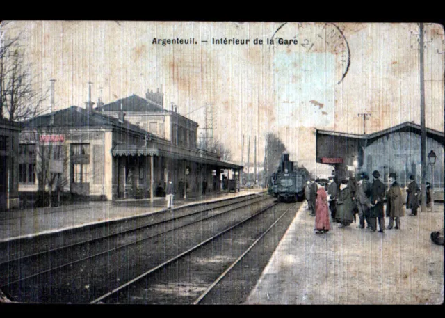 ARGENTEUIL (95) TRAIN en GARE animée , Carte postale de type entoilée début 1900