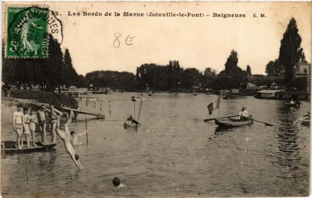 CPA Les Bords de la Marne JOINVILLE-le-PONT Bathers (600005)