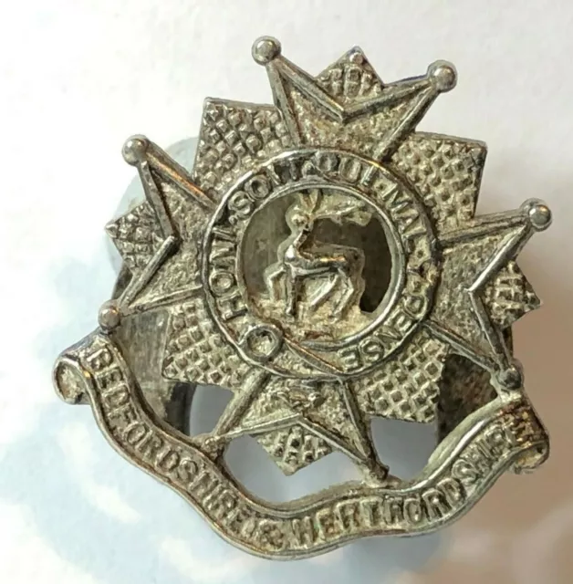 WW2 Hertfordshire & Bedfordshire Regiment Veterans Badge  Gaunt 19 x 19 mm