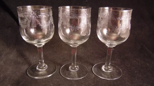 Série de 3 verres à porto ou vin blanc Meisenthal Pasteur gravure Empire