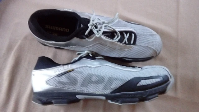 Mens Shimano spd cycling shoes size UK 11.3 BNWOB silver perfect 2 cleat
