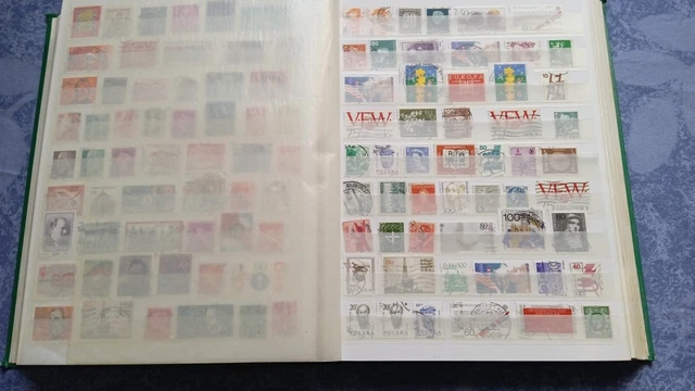 Briefmarken-Album, weltweit, ca. 2000 Stück, Brasil, Nederland, BRD, USA etc