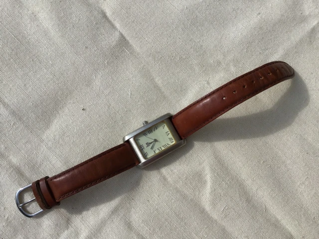 Montre-bracelet unisexe numérique Casio AE-1300WH-2A 100M WR