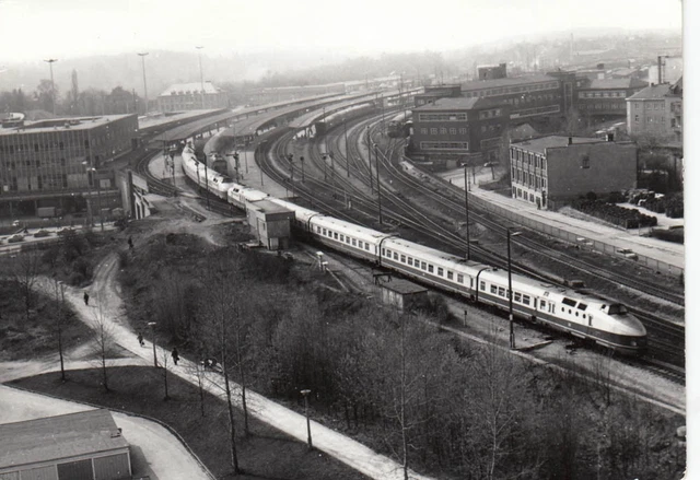 Org. Foto 11X15 Verbrennungstriebwagen Der Baureihe 175 Aufn. 1981 (G2991)