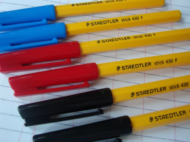 10 Staedtler Kugelschreiber Stifte Fein Schwarz + Blau+ Rot