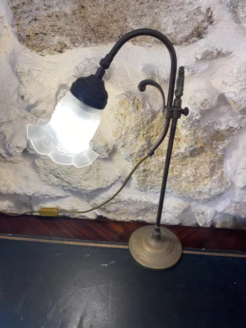 Lampe de bureau/De Notaire en laiton à col de cygne réglable et tulipe en verre