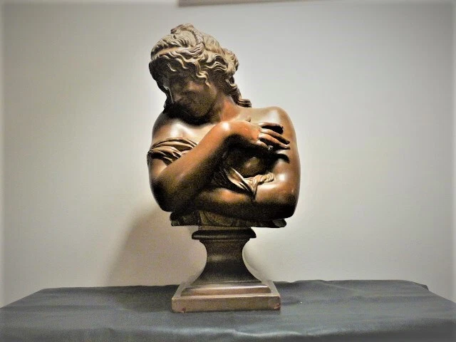 La frileuse. Sujet en terre cuite.  James Pradier (1790-1862) .