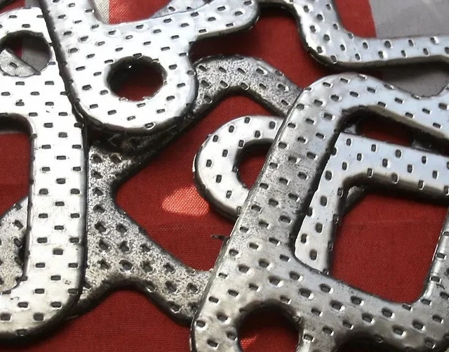 RANGE LAND ROVER V8 Exhaust Manifold Gaskets Full Set 8 One Kit £6.00