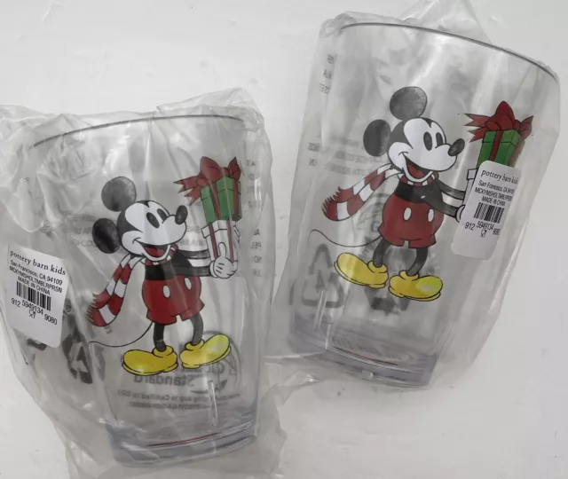 Par de vasos navideños de Mickey Mouse de Disney granero de cerámica