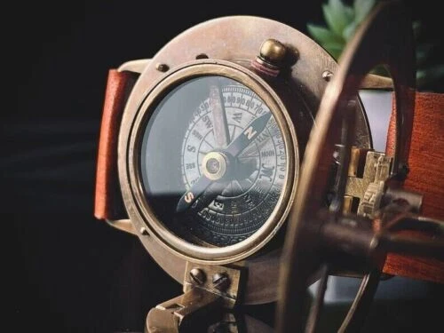 Montre-bracelet Steampunk – Boussole + Cadran Solaire, Laiton Et Cuir Fait Main