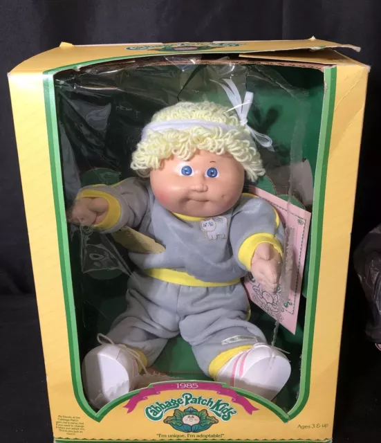 1983 Coleco Cabbage Patch Kids Girl Doll Dimples Yellow Hair Blue Eyes (READ)