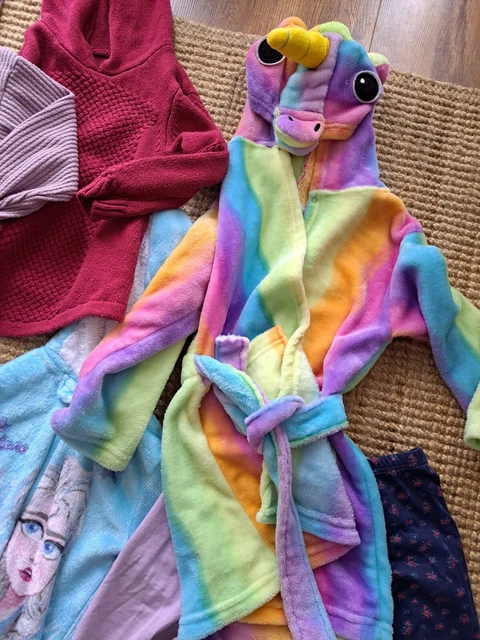 Huge BUNDLE of GIRLS CLOTHES age 5-6 years TSHIRTS leggings robe, jumpers 17
