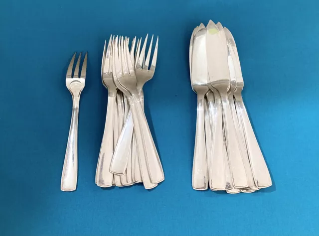 12 couverts à poisson ERCUIS modèle NEUILLY métal argenté couvert ménagère table