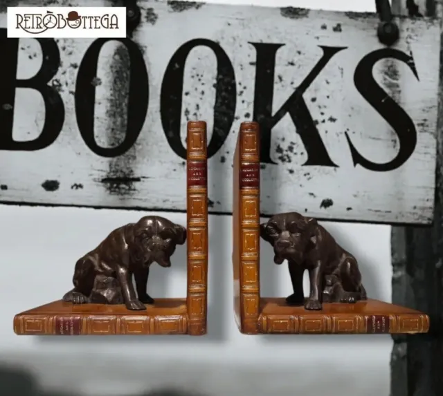 Le livre original sculpte une paire de serre-livres pour chiens sur un...