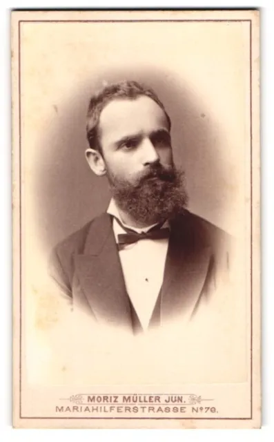 Photography Moriz Müller jun., Vienna, portrait of Mr. Casagrande in suit with full