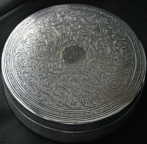 EGYPTIAN 900 Silver Hand Chased Round Box 237g
