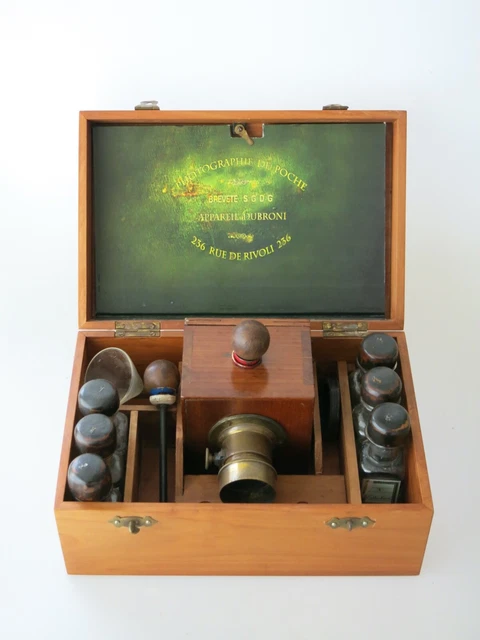 Réplique en merisier d'un coffret pour Dubroni de poche