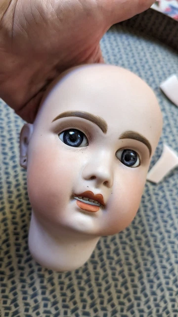 Poupée Ancienne à Yeux Jumeaux – Taille 4 – état D'occasion