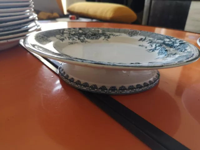 Assiette en faïence plate modèle Louis XV émaillée unie blanche