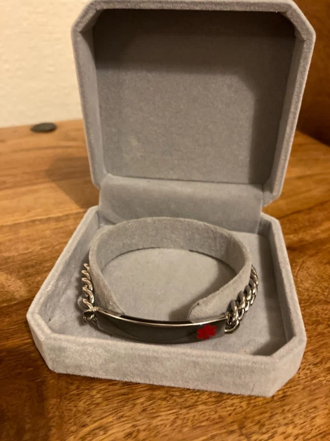 Pulsera De Identificación De Alerta Médica En Caja De Presentación - Nueva Exhibición Ex Tienda Precio De Venta Sugerido Por El Fabricante £27