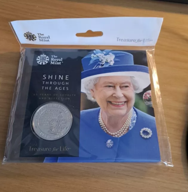 2017 Sapphire Jubilee 65th 'Shine through the ages' BUNC £5 Royal Mint Packaging