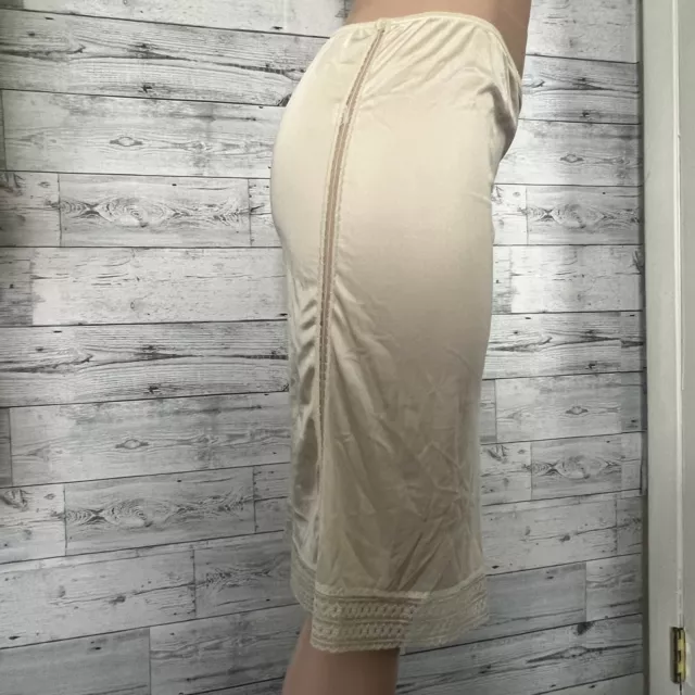 Vintage Briar Creek Ivory Off White Half Slip With Lace Size Large 30-32 Waist