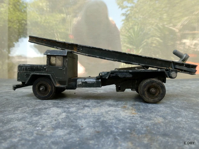 Solido Vintage No. 201 UNIC Camion Militaire Lance-Fusée die-cast