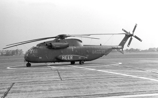 MHTR-35, WGA, CH-53G, 84+27 at RAF Northolt, 11 May 1990 - B&W Neg_5500