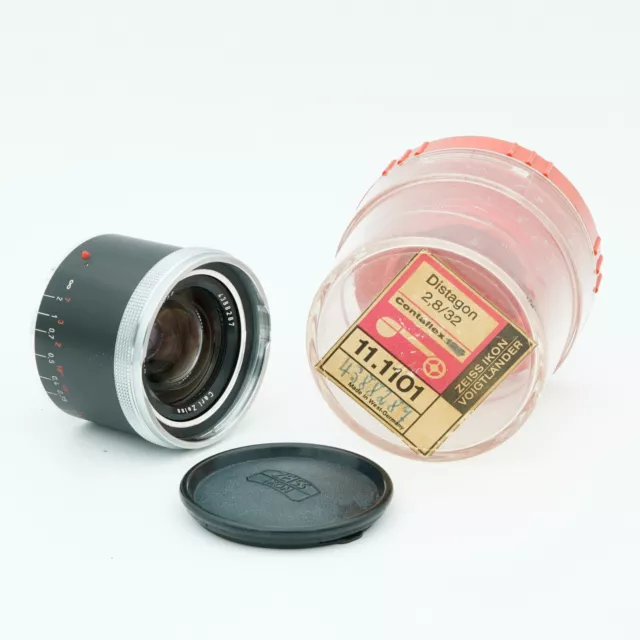 Carl Zeiss Distagon 32mm f2,8 Weitwinkelobjektiv mit Contaflex 126 Bajonett