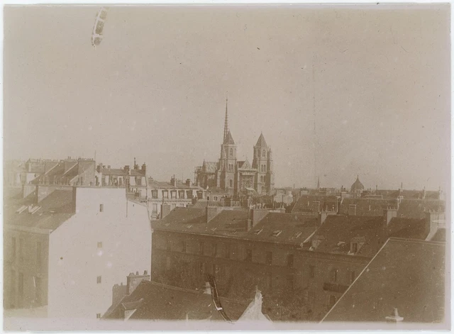 Dijon (Côte-d'Or). Vue prise de la maison Pillion. Circa 1900.