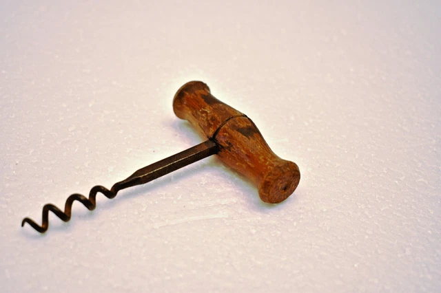 TIRE BOUCHON, OUVRE Bouteille Vintage En Bois - Souvenir D'alsace- Strasbourg EUR 25,00 - FR