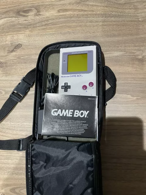 Nintendo Game Boy Grey Console With RARE case Great Condition - Does Not Turn On