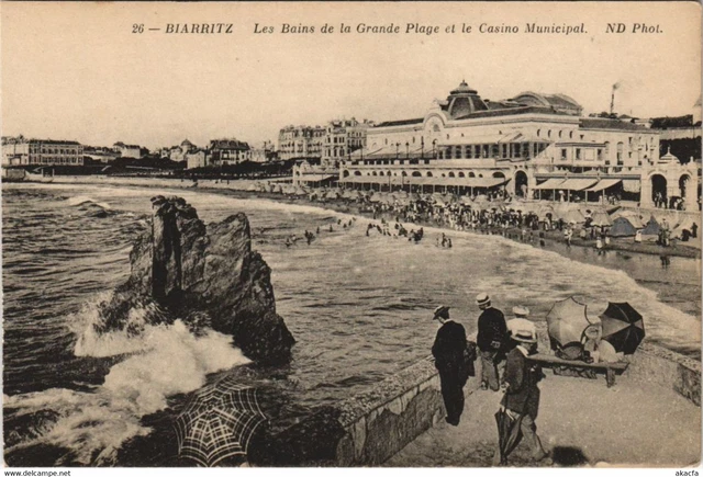 File:Biarritz - La Grande Plage.jpg - Wikimedia