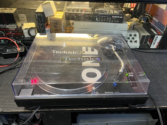 Single TECHNICS SL1200MK2 SL 1200 MK2 DJ TURNTABLE Black w/case  //ARMENS