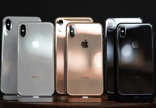 Apple iPhone XS ,XS Max Unlocked Various Colors 64GB 256GB 512GB Smartphone Used