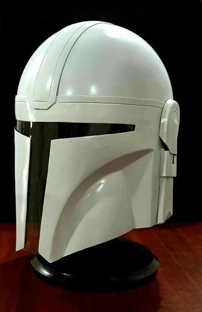 Elmo mandaloriano fatto a mano di Star War - L'elmo mandaloriano in acciaio...