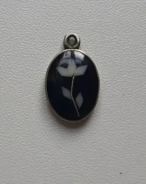 Vintage Alpaca Mexico Silver Mother Of Pearl Flower Inlay Small Pendant/Charm